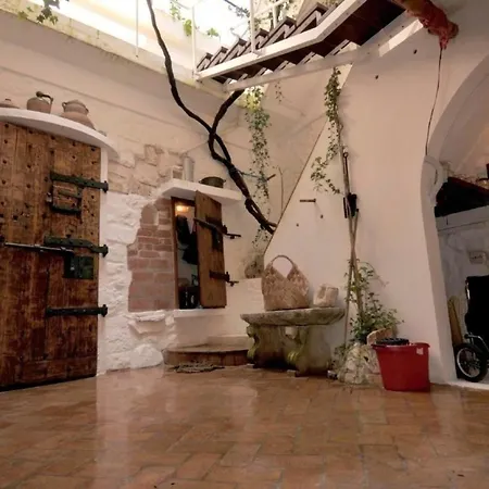 Appartement In Mit Terrasse Und Grill Rovinj